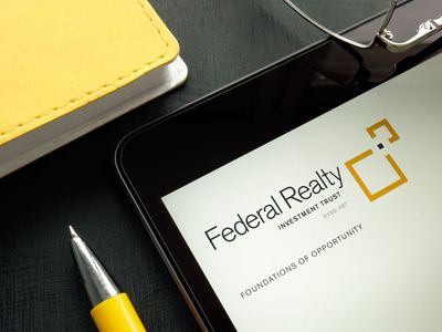 How Is Federal Realty Investment Trust’s Stock Performance Compared to Other REITs?